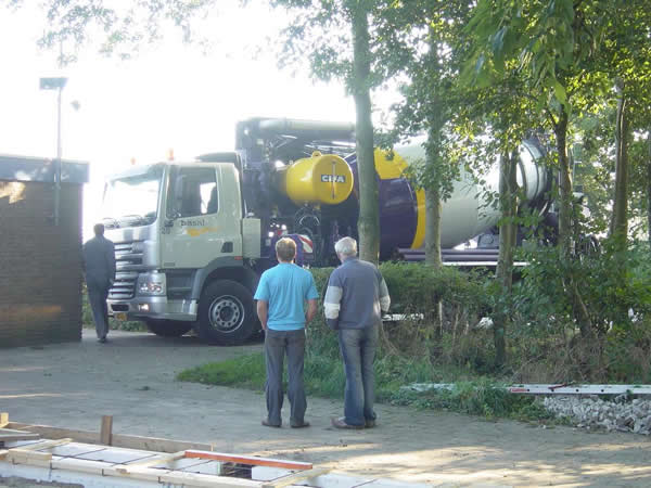 Betonstorten 23 september 2005 008